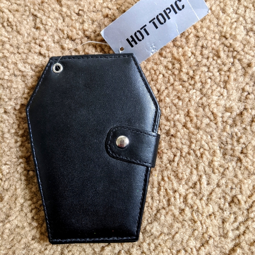 Coffin Bi-Fold Wallet Hot Topic
